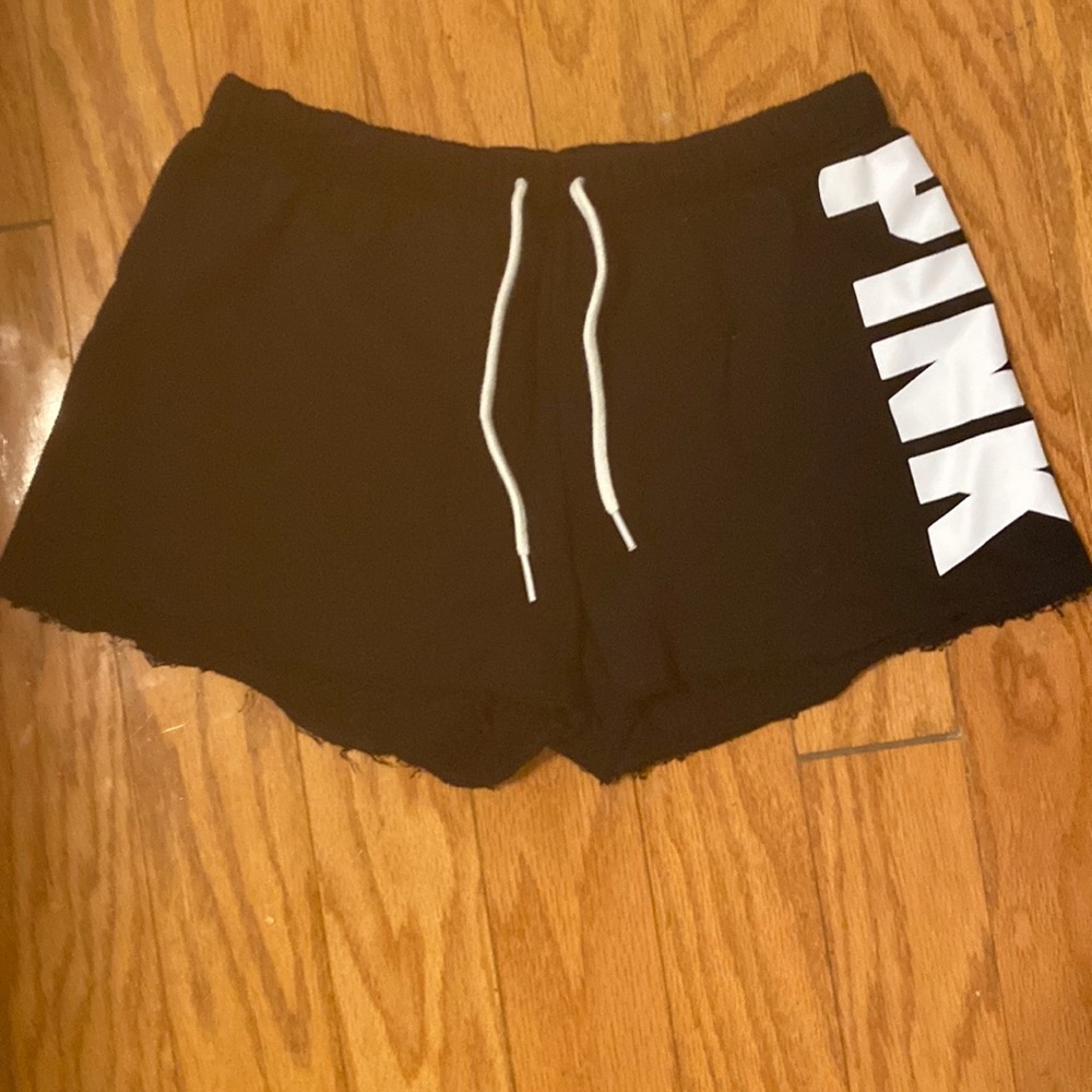 🏷️3/40 Vs pink shorts